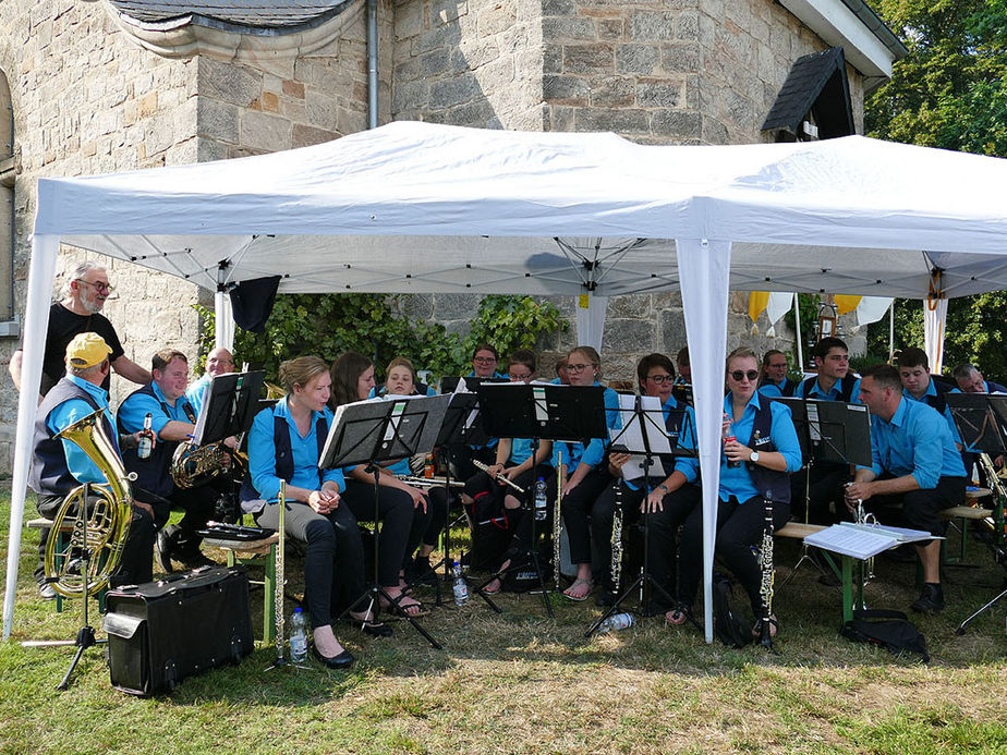 Nachfeier des Mährisch-Neustädter Wachsstockfestes an der Weingartenkapelle (Foto: Karl-Franz Thiede)